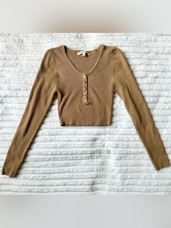 Love Tree Tops - Love Tree Ribbed Henley Long-Sleeve Crop Top — Tan